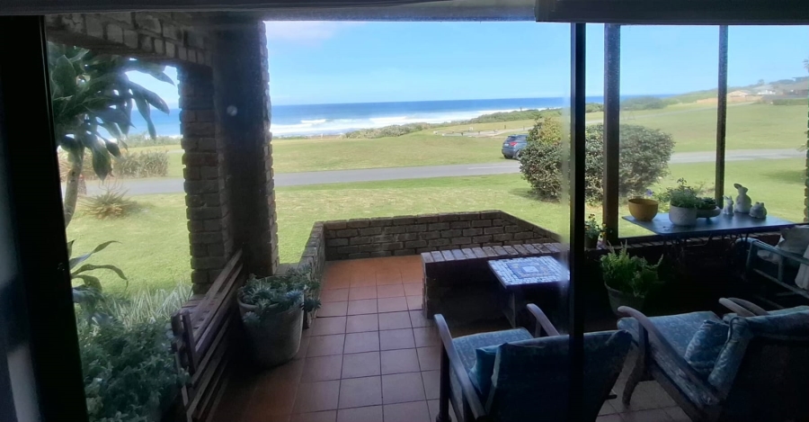 3 Bedroom Property for Sale in Winterstrand Eastern Cape